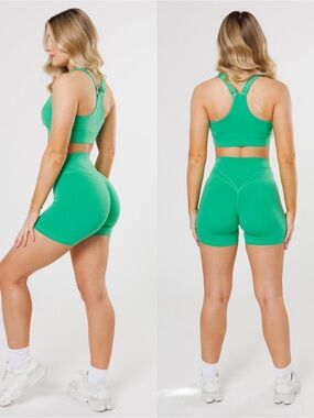 PARAGON Reluna Icon High-Rise Sculptseam®
Plus Short 6” SZ M